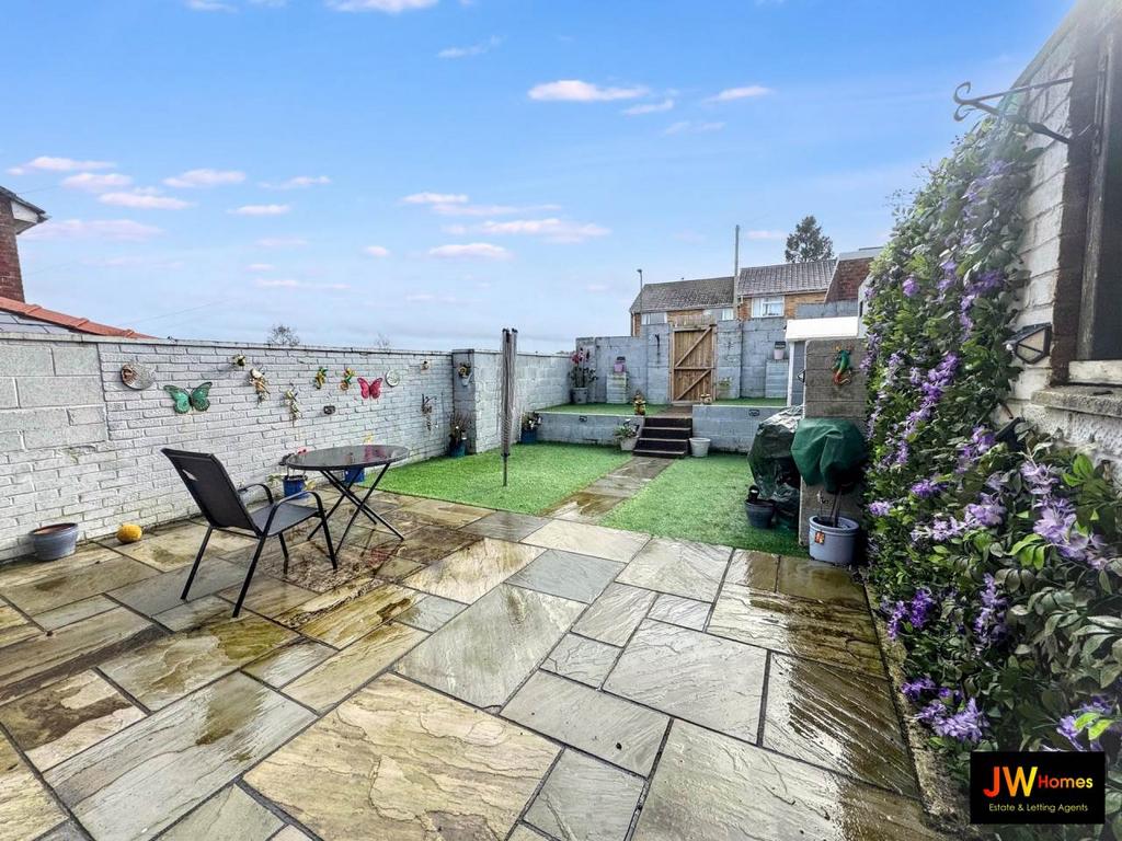 Rear garden (11)