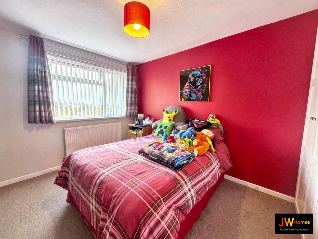Bedroom 1 (19)