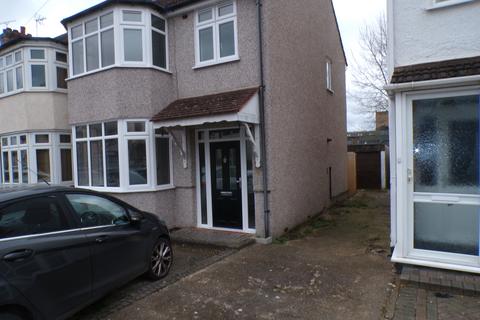 undefined, Cambridge Avenue, Romford RM2