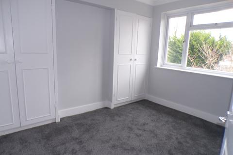 undefined, Cambridge Avenue, Romford RM2
