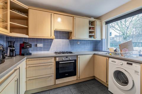 2 bedroom flat for sale, Lofting Road, Islington, London, N1
