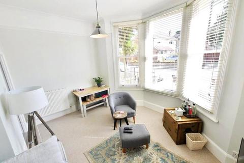 1 bedroom flat for sale, Rose Valley, Brentwood, Essex, CM14