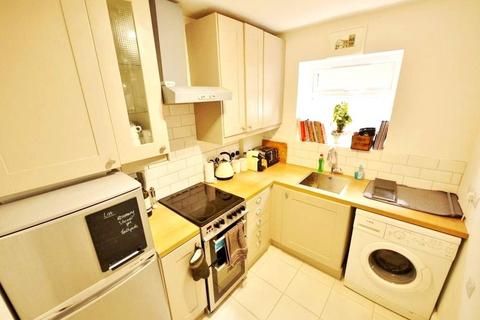 1 bedroom flat for sale, Rose Valley, Brentwood, Essex, CM14