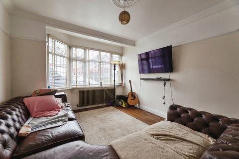 3 bedroom end of terrace house for sale, Trelawney Road, Ilford, IG6