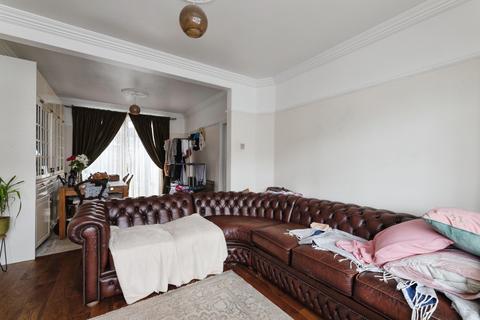 3 bedroom end of terrace house for sale, Trelawney Road, Ilford, IG6