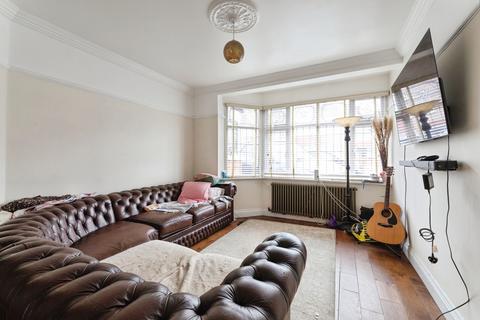 3 bedroom end of terrace house for sale, Trelawney Road, Ilford, IG6