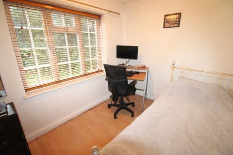 undefined, Front Lane, Upminster RM14