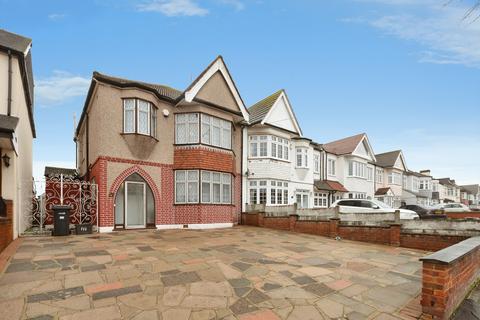 3 bedroom semi-detached house for sale, Clayhall Avenue, Ilford, IG5