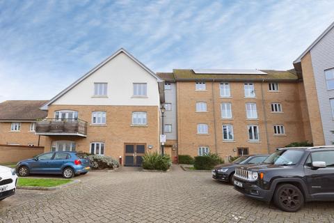 1 bedroom flat for sale, New Mossford Way, Barkingside, Ilford, IG6