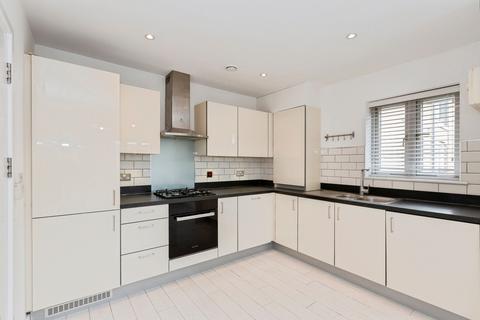 1 bedroom flat for sale, New Mossford Way, Barkingside, Ilford, IG6