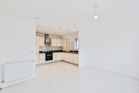 1 bedroom flat for sale, New Mossford Way, Barkingside, Ilford, IG6