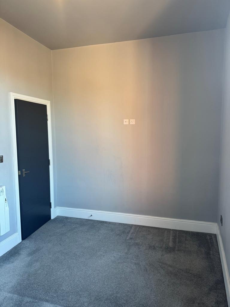 Flat 3 pic 2