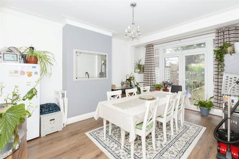 3 bedroom terraced house for sale, The Drive, Ilford, IG1