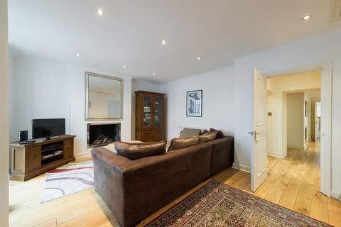 1 bedroom apartment to rent, Fitzroy Square, London W1T