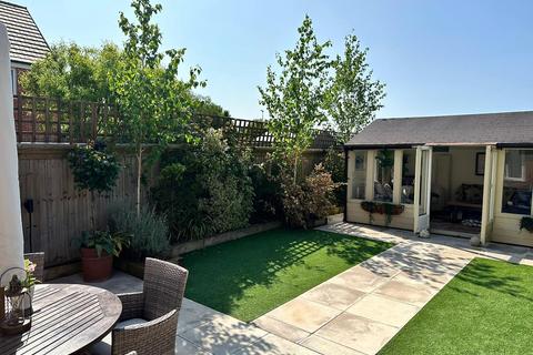 4 bedroom semi-detached house for sale, Pond View, Burnham-on-Crouch, Essex, CM0