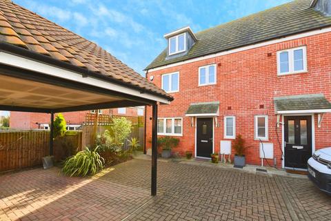 4 bedroom semi-detached house for sale, Pond View, Burnham-on-Crouch, Essex, CM0