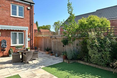 4 bedroom semi-detached house for sale, Pond View, Burnham-on-Crouch, Essex, CM0