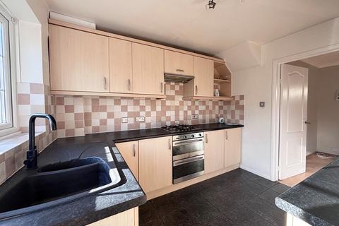 3 bedroom semi-detached house to rent, Grecian Street, AYLESBURY