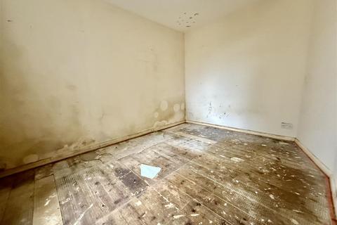 2 bedroom semi-detached house for sale, Cricklade Road, Swindon