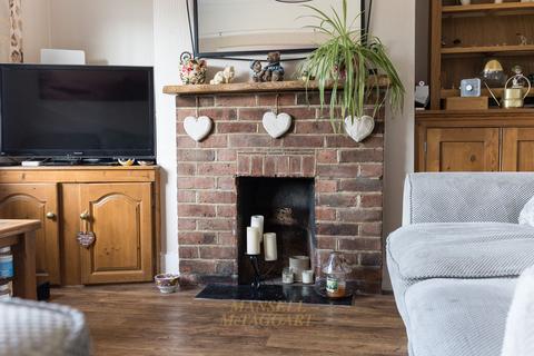 2 bedroom semi-detached house for sale, Hathersham Close, Horley RH6