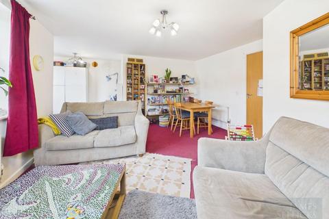 2 bedroom apartment for sale, Larchmont Road, Leicester