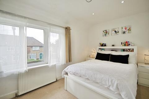 2 bedroom terraced house for sale, Markyate Road, Dagenham, RM8