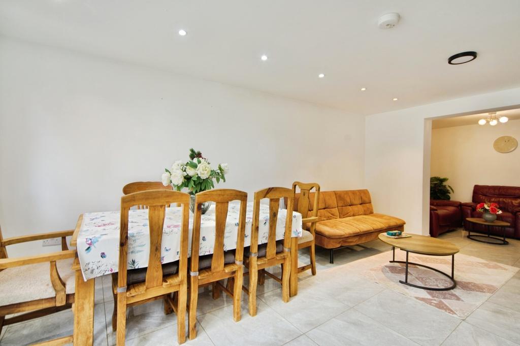Pbox-IMG.jpg