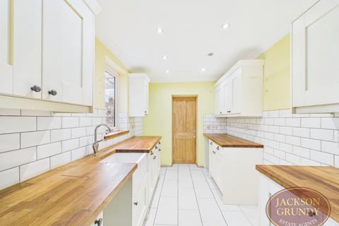 3 bedroom terraced house for sale, Roe Road, Abington, NN1 4PJ