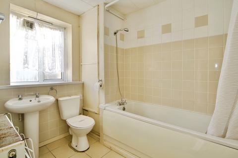 1 bedroom flat for sale, Barking Road, East Ham, London, E6