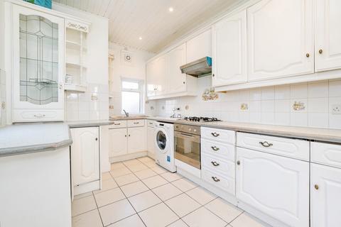 3 bedroom end of terrace house for sale, Clacton Road, East Ham, London, E6