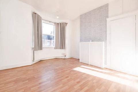 3 bedroom end of terrace house for sale, Clacton Road, East Ham, London, E6