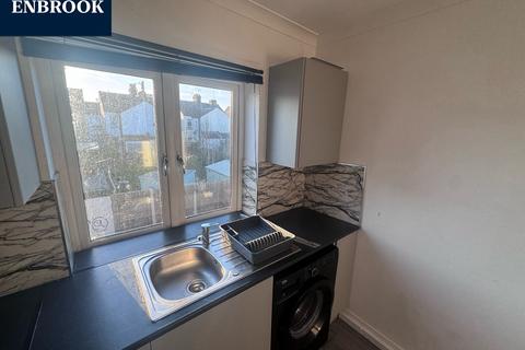 1 bedroom flat to rent, West Road, Shoeburyness SS3