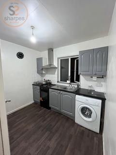 1 bedroom flat to rent, High Trees, London