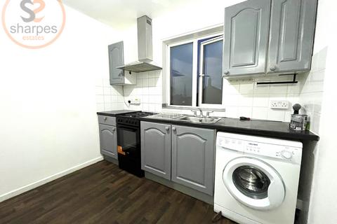1 bedroom flat to rent, High Trees, London