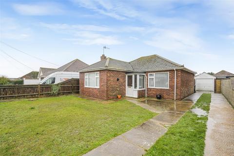 2 bedroom detached bungalow for sale, Sunview Avenue, Peacehaven