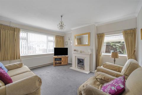 2 bedroom detached bungalow for sale, Sunview Avenue, Peacehaven