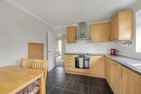 2 bedroom detached bungalow for sale, Sunview Avenue, Peacehaven