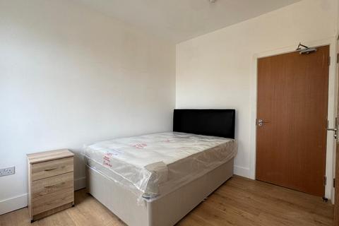 1 bedroom in a house share to rent, Room 1, The Broadway, Greenford, UB6