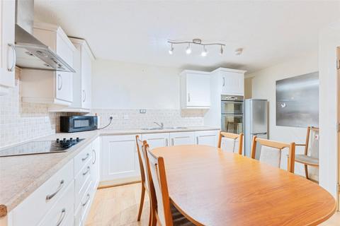 2 bedroom flat for sale, Plymyard Avenue, Bromborough, Wirral, Merseyside, CH62