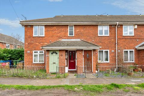 1 bedroom flat for sale, Crescent Court, Crescent Avenue, Grays, Essex, RM17