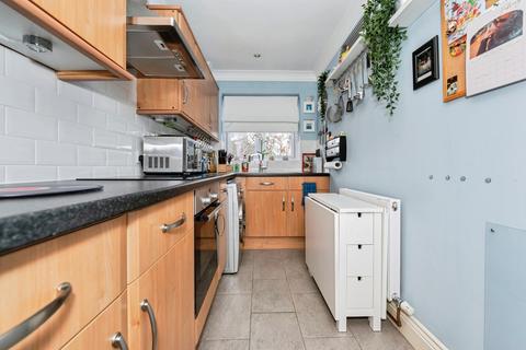1 bedroom flat for sale, Crescent Court, Crescent Avenue, Grays, Essex, RM17