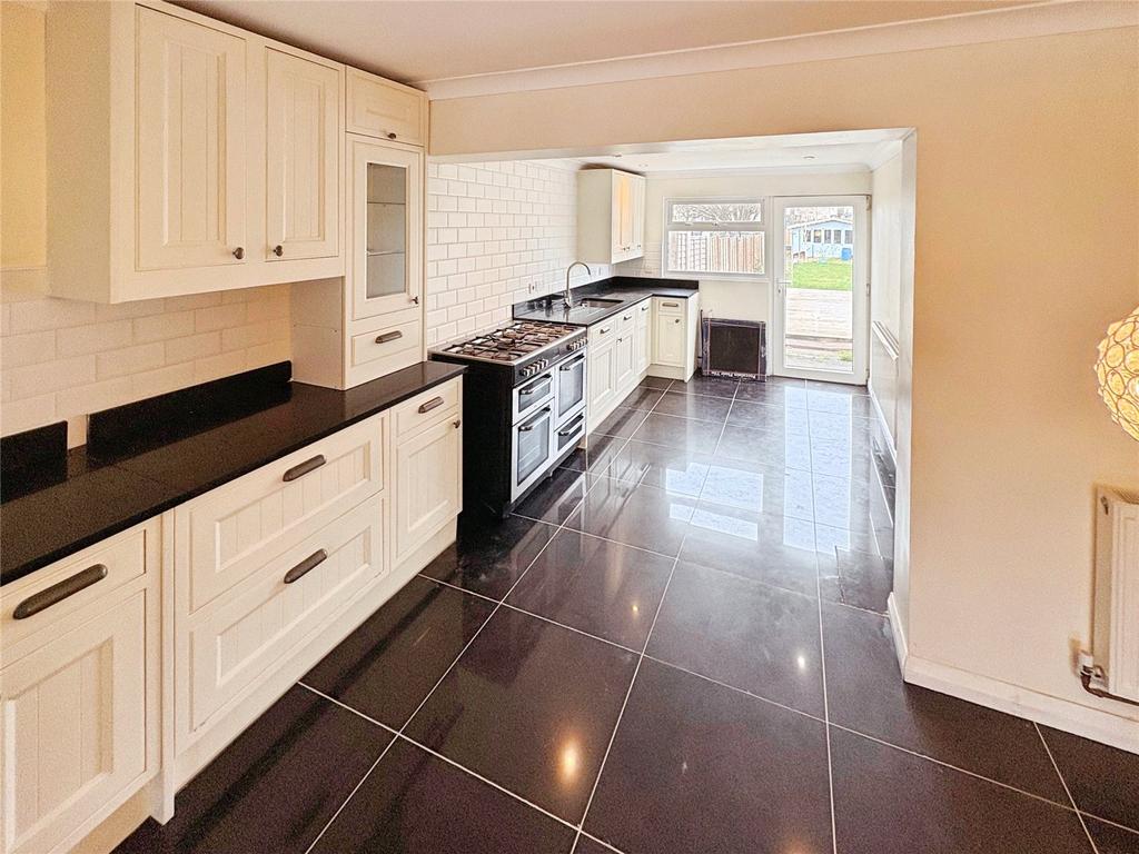 Dining/Kitchen