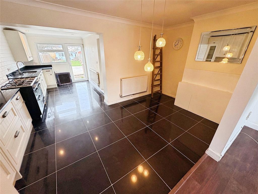 Dining/Kitchen