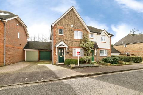 Pinecroft, Gidea Park, Romford, RM2