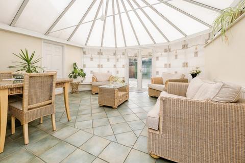 3 bedroom semi-detached house for sale, Pinecroft, Gidea Park, Romford, RM2