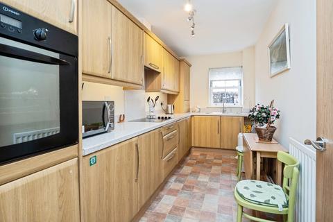 2 bedroom flat for sale, Hornchurch Road, HORNCHURCH, Essex, RM12