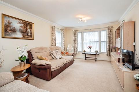 2 bedroom flat for sale, Hornchurch Road, HORNCHURCH, Essex, RM12