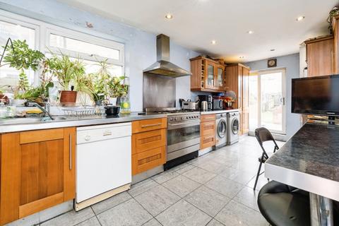 undefined, Peterborough Road, London, E10