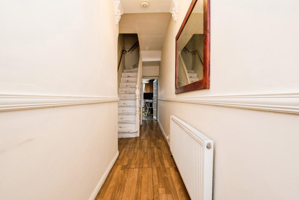 Peterborough Road, London, E10 – pohled 2
