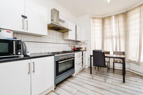5 bedroom end of terrace house for sale, Park Grove Road, LONDON, London, E11